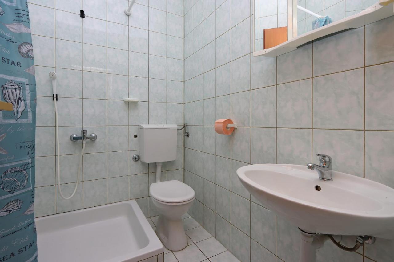 Apartments And Rooms With Parking Space Selce, Crikvenica - 2362 Exterior photo