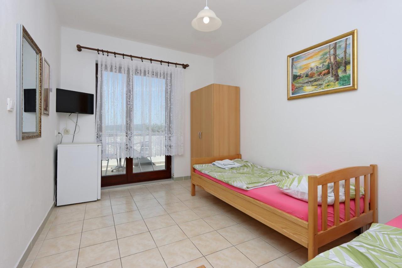 Apartments And Rooms With Parking Space Selce, Crikvenica - 2362 Exterior photo