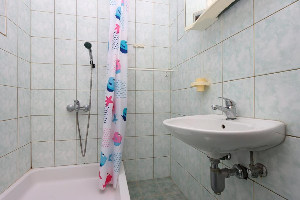 Apartments And Rooms With Parking Space Selce, Crikvenica - 2362 Exterior photo