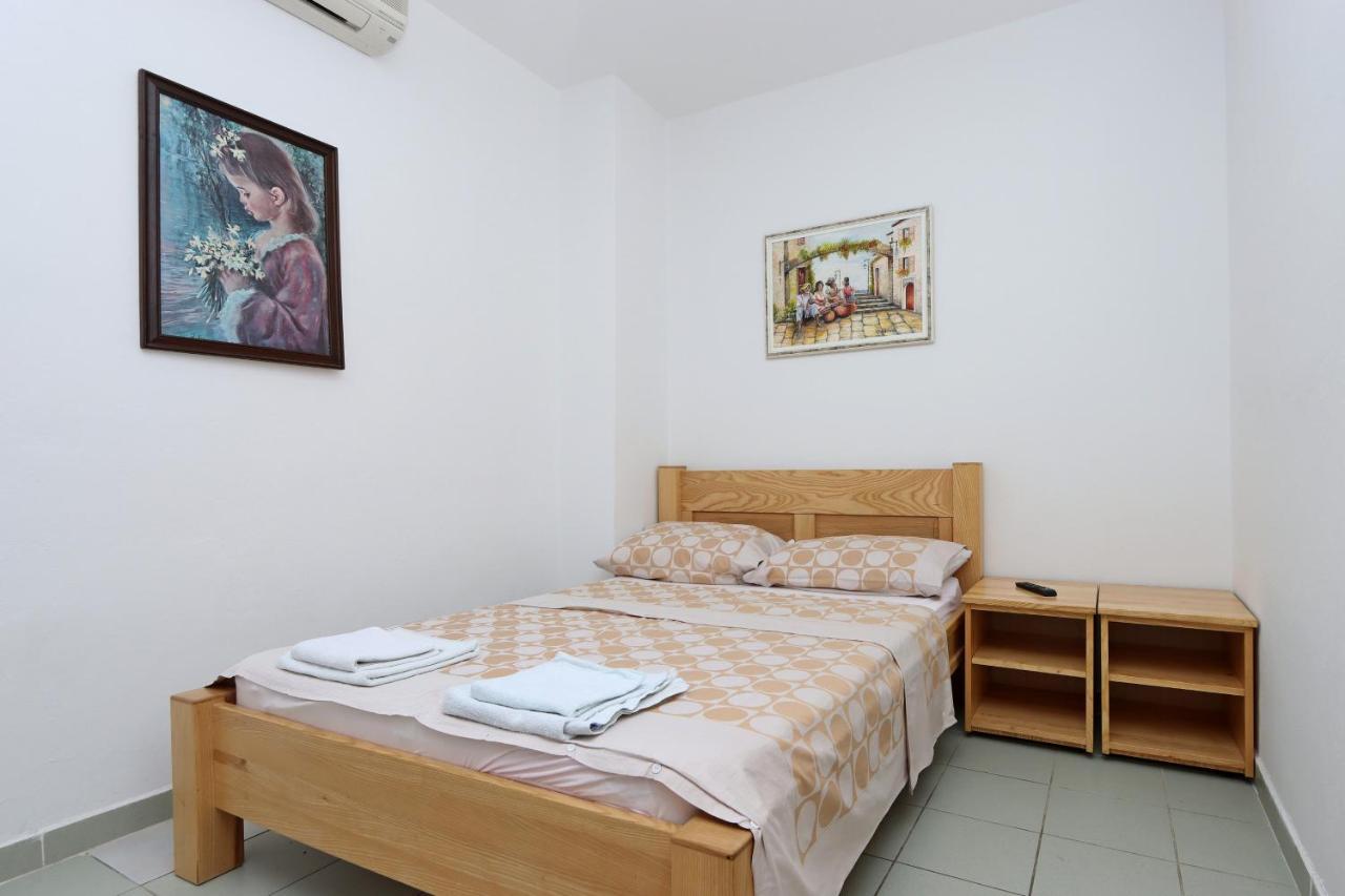 Apartments And Rooms With Parking Space Selce, Crikvenica - 2362 Exterior photo